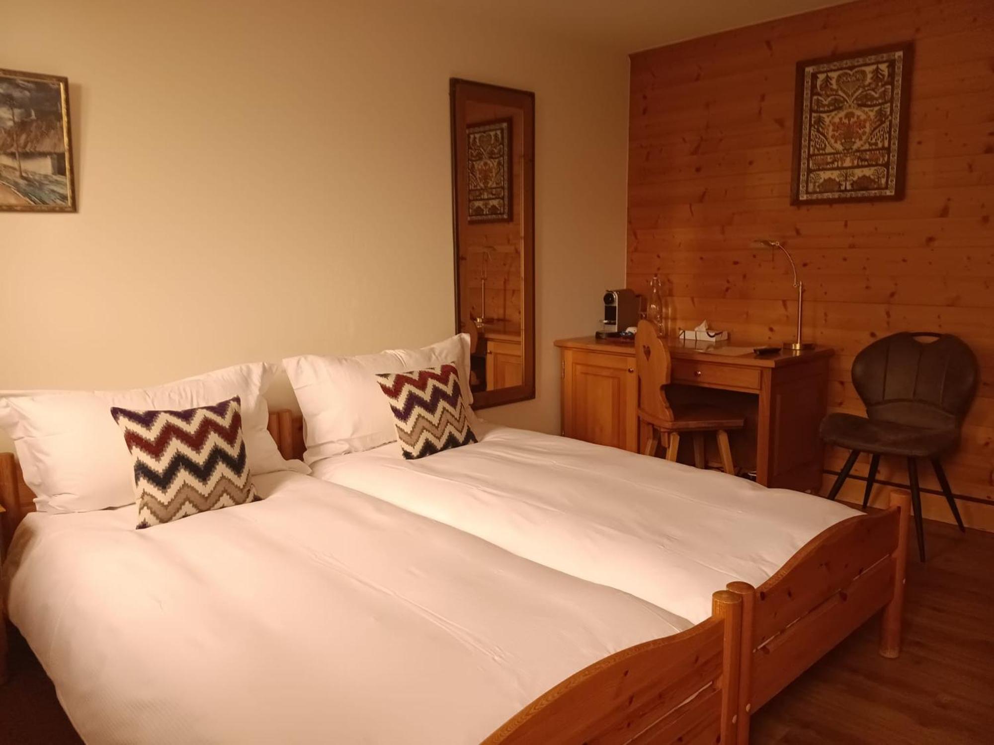 Hotel De Commune Gstaad Bagian luar foto