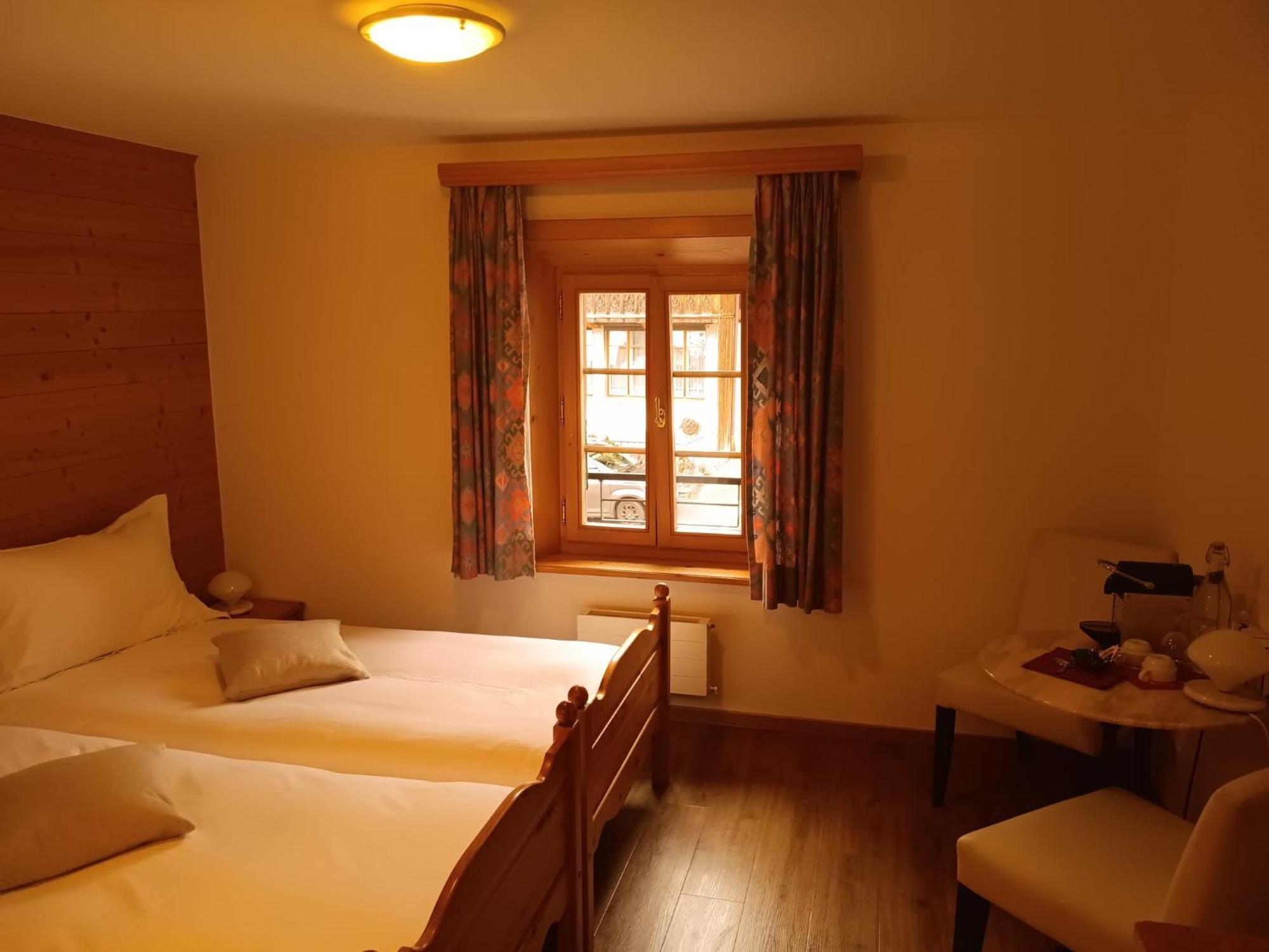 Hotel De Commune Gstaad Bagian luar foto