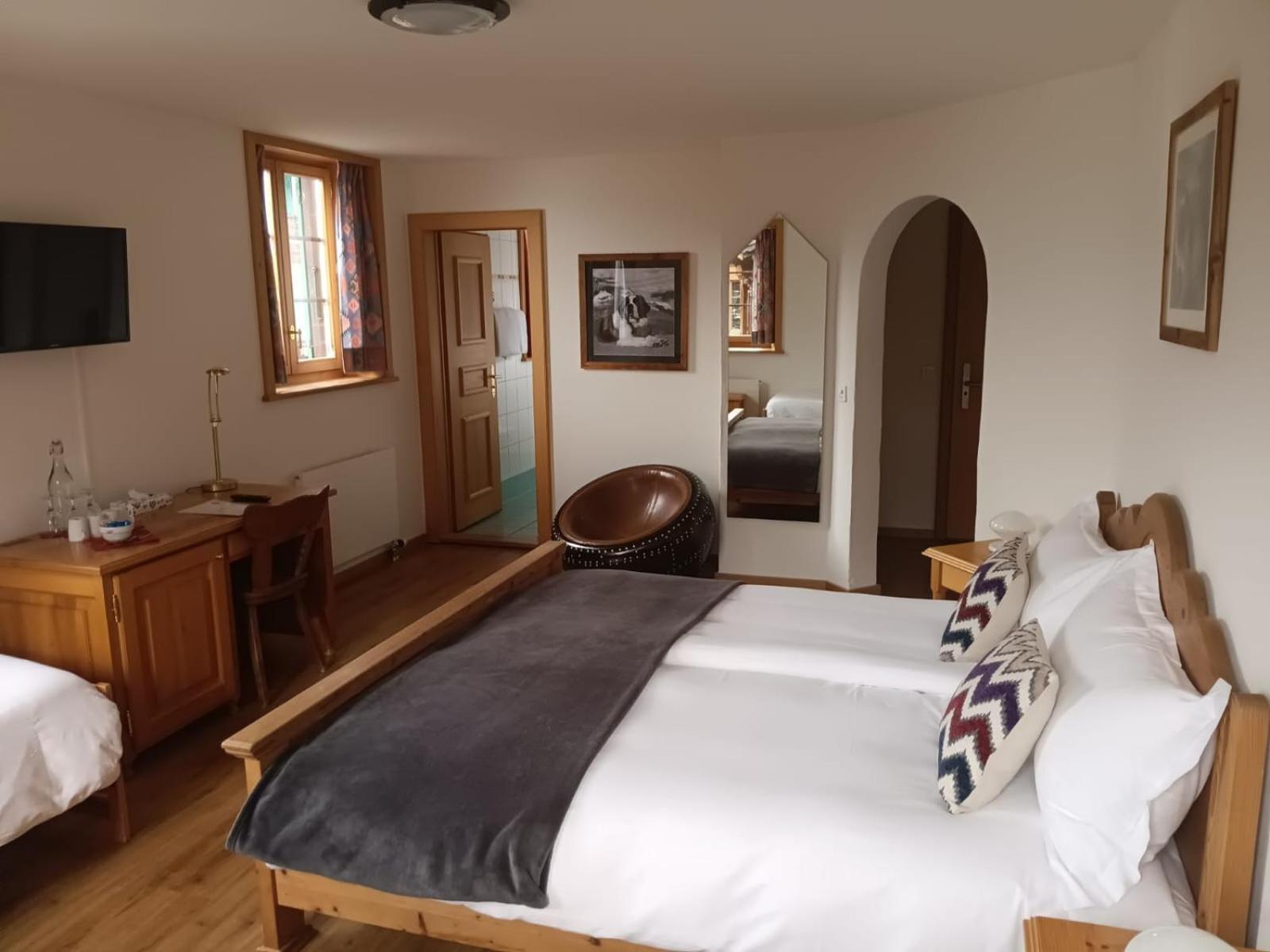Hotel De Commune Gstaad Bagian luar foto